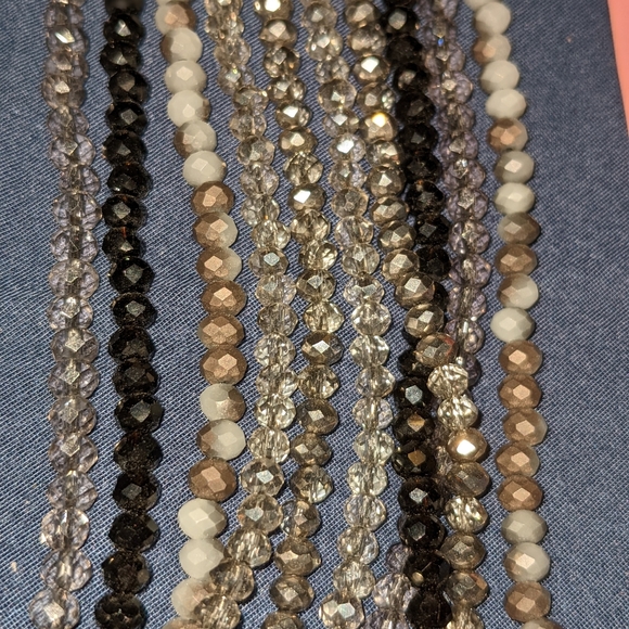 Last chance! No Brand 19 Inch Multi strand Black and Silver Beaded Necklace - Picture 5 of 7